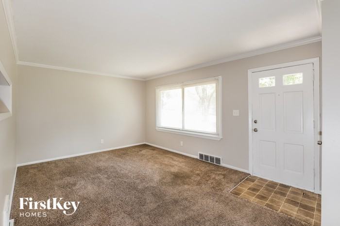 9010 Central St - Photo 3 of 16