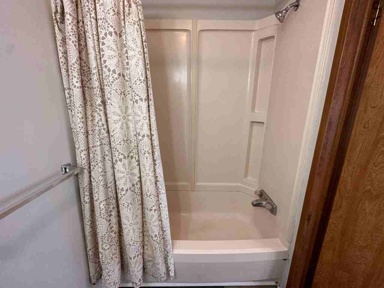 318 Goss Rd - Photo 6 of 25