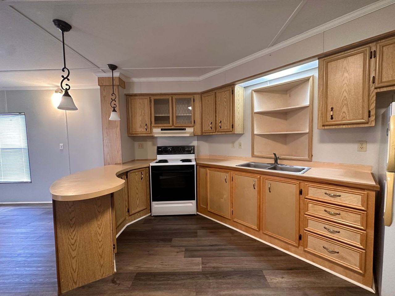 318 Goss Rd - Photo 7 of 25