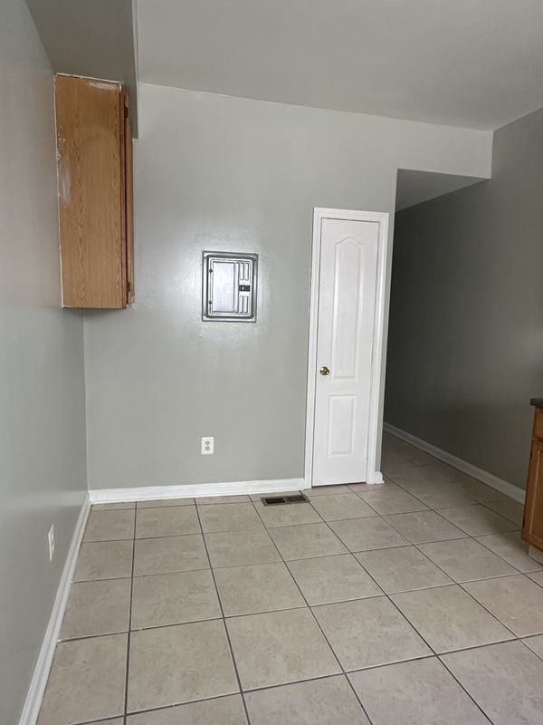 2739 W Allegheny Ave ##A - Photo 6 of 11