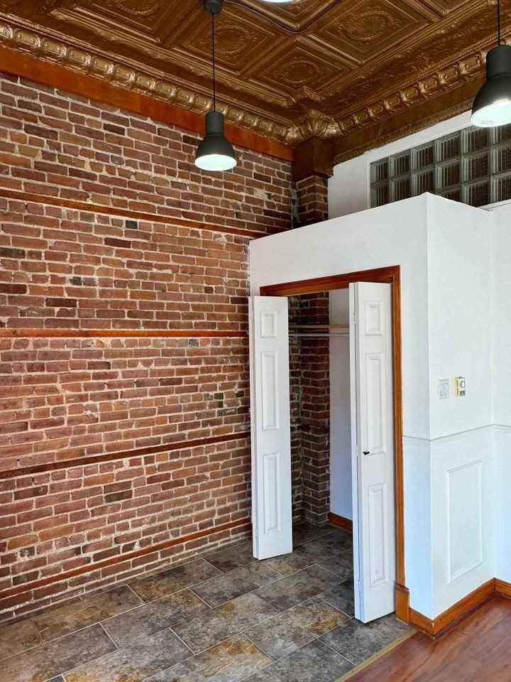 886 Boulevard Saint-Joseph - Photo 3 of 27