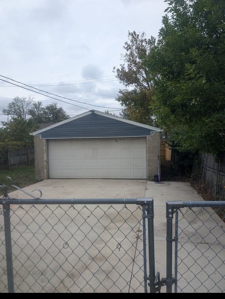 2140 Eddystone Avenue - Photo 3 of 16