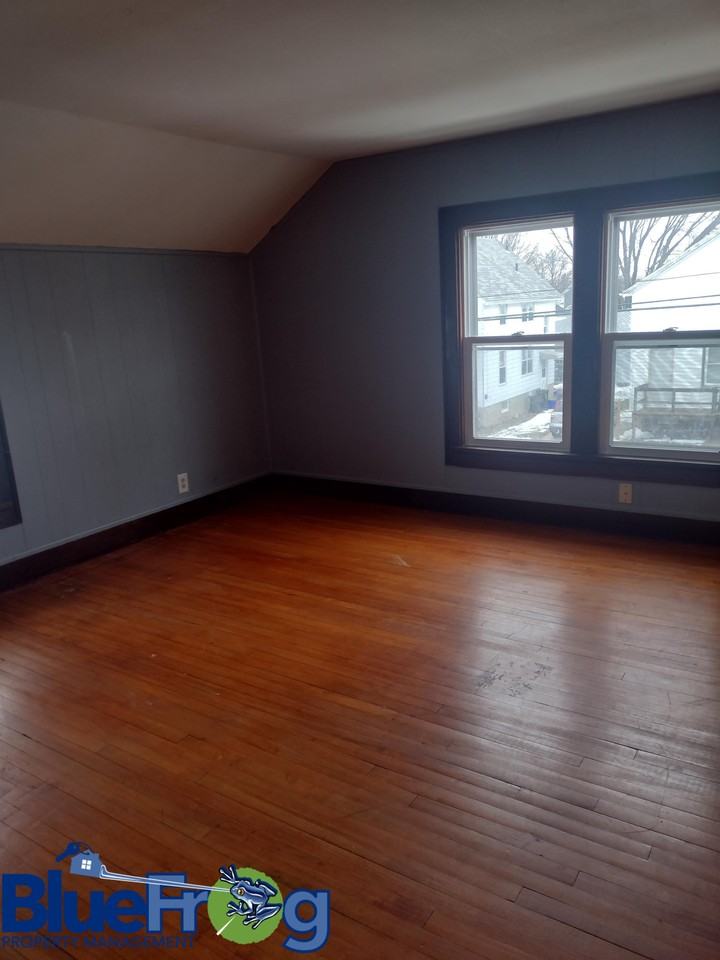 1805 20th St - Photo 2 of 7