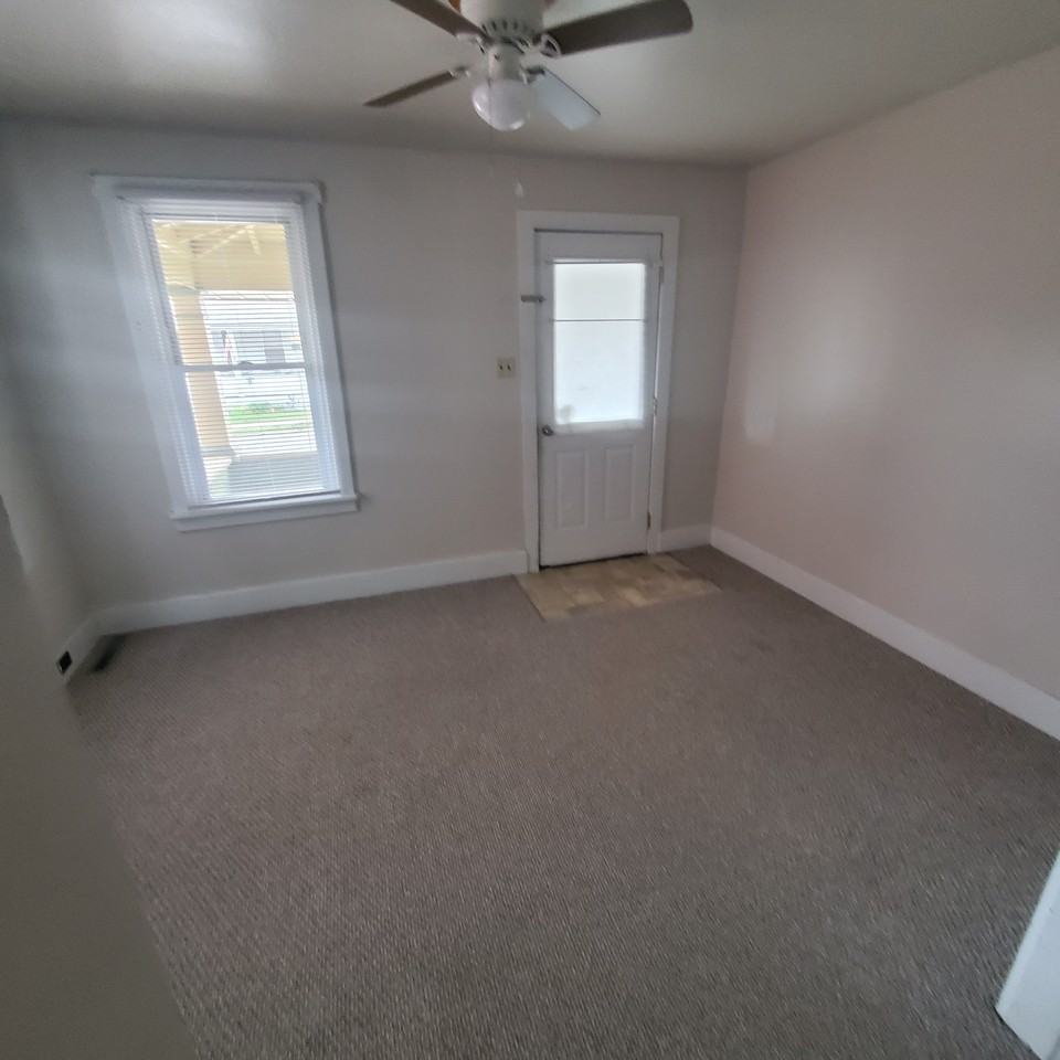 316 Center St - Photo 2 of 14