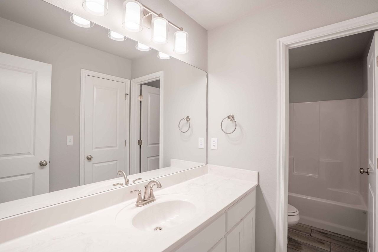 12505 N 130th East Ave - Photo 4 of 17
