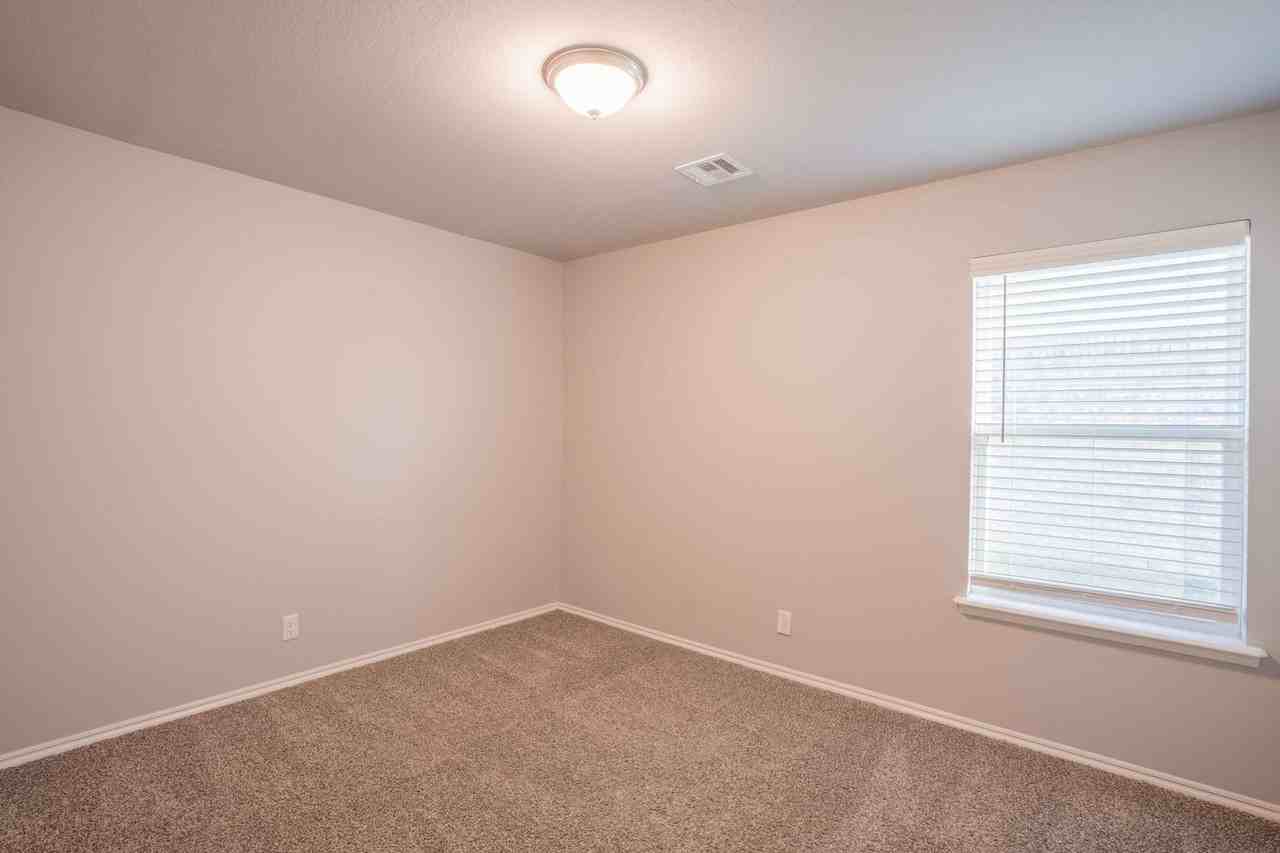12505 N 130th East Ave - Photo 5 of 17