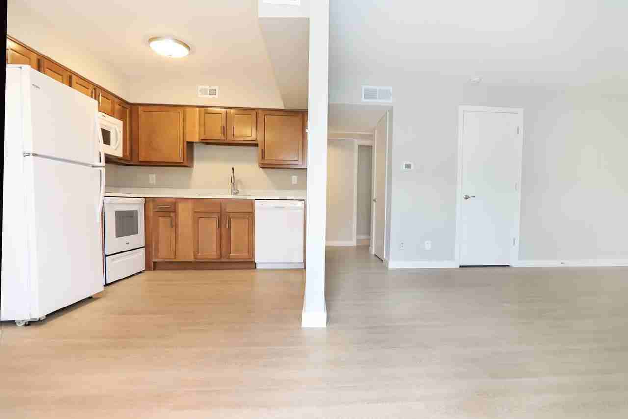 200 The Ascent1555 - Photo 3 of 21