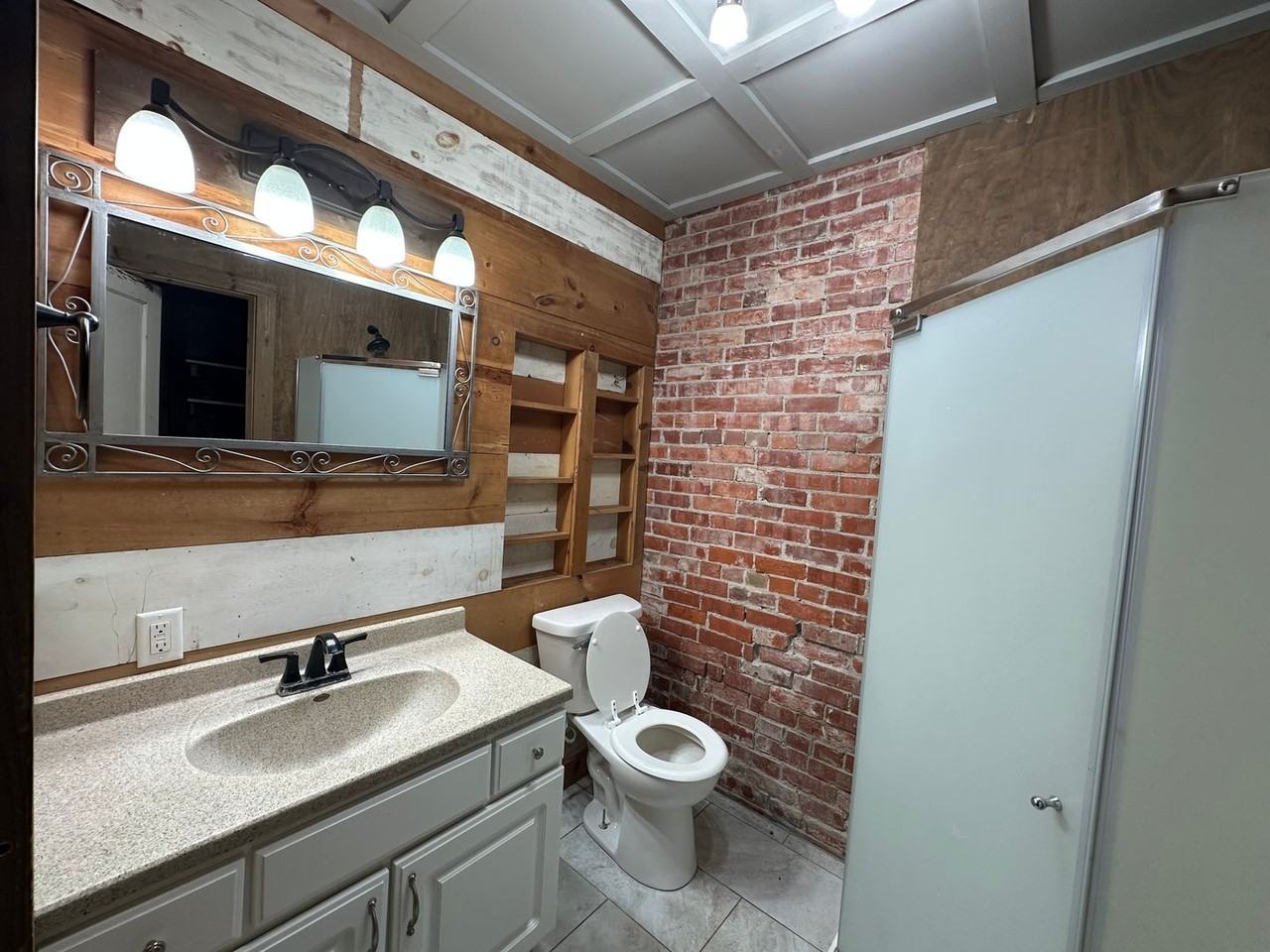 414 Wilson St - Photo 2 of 10