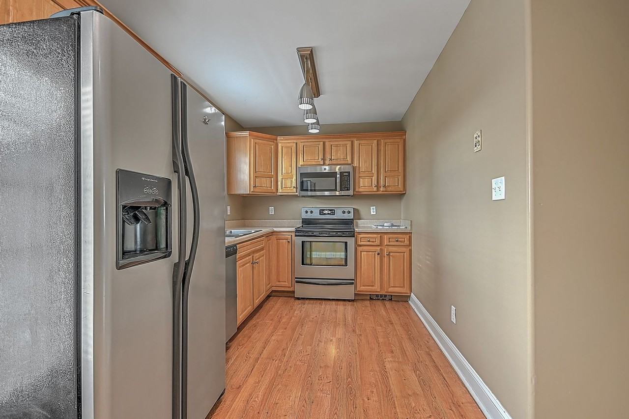 24 Lake Village Ct - Photo 4 of 26