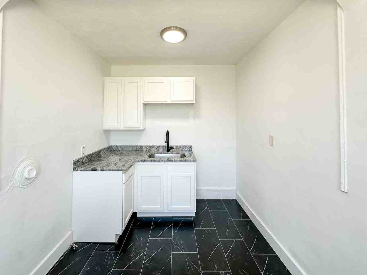 Updated 1 Bed 1 Bath near Midtown - Photo 5 of 10