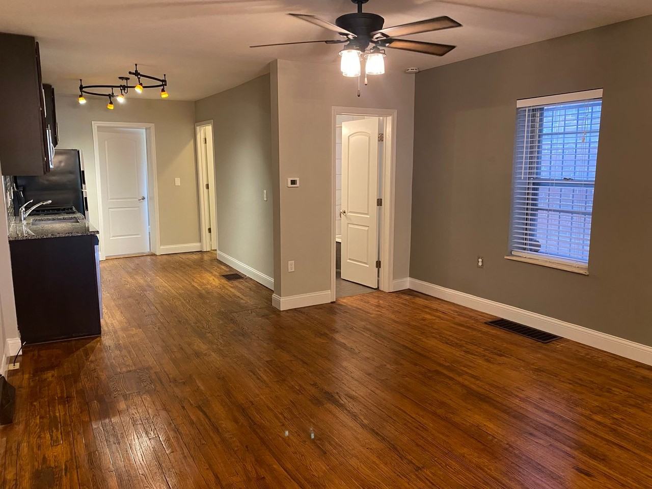 1210 S Boyle Ave - Photo 3 of 19