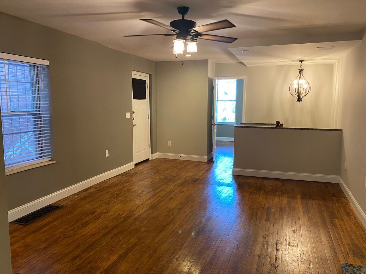 1210 S Boyle Ave - Photo 4 of 19