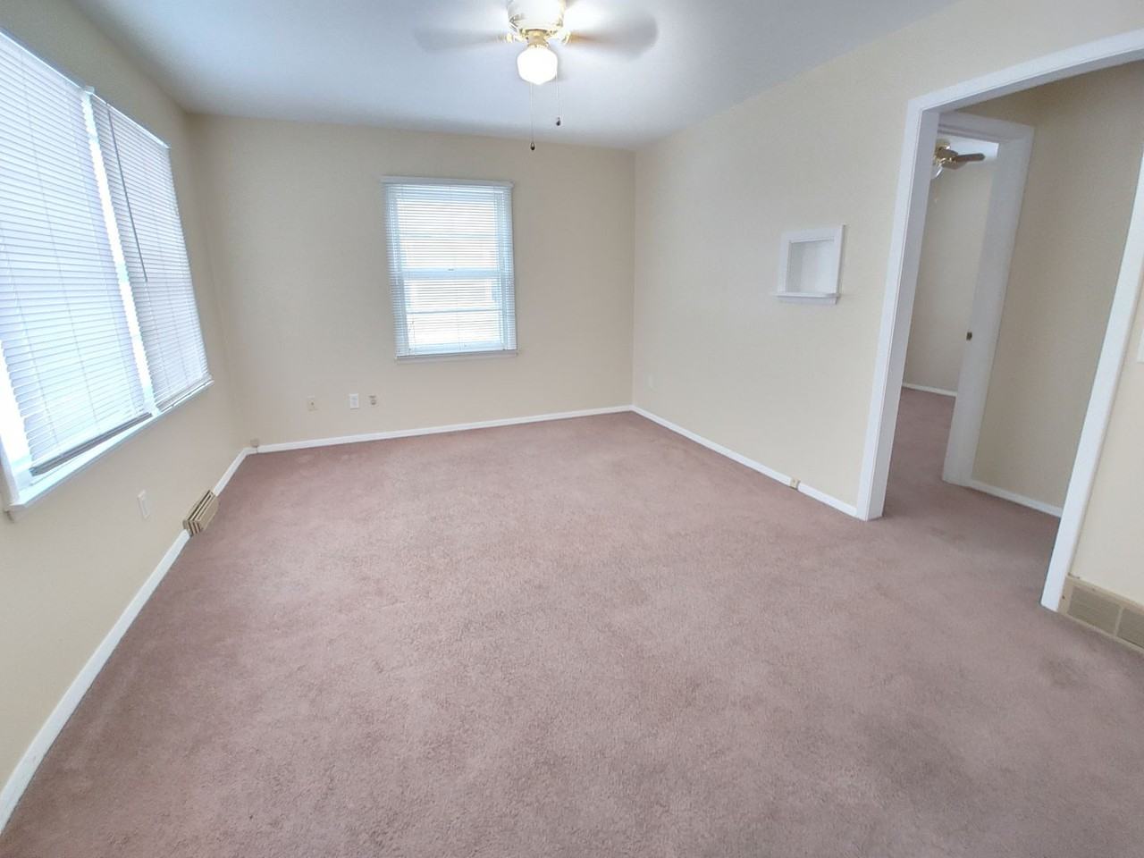 501 University Ave - Photo 3 of 13