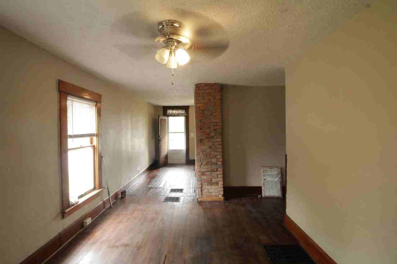 128 Hinkle Ave - Photo 3 of 12