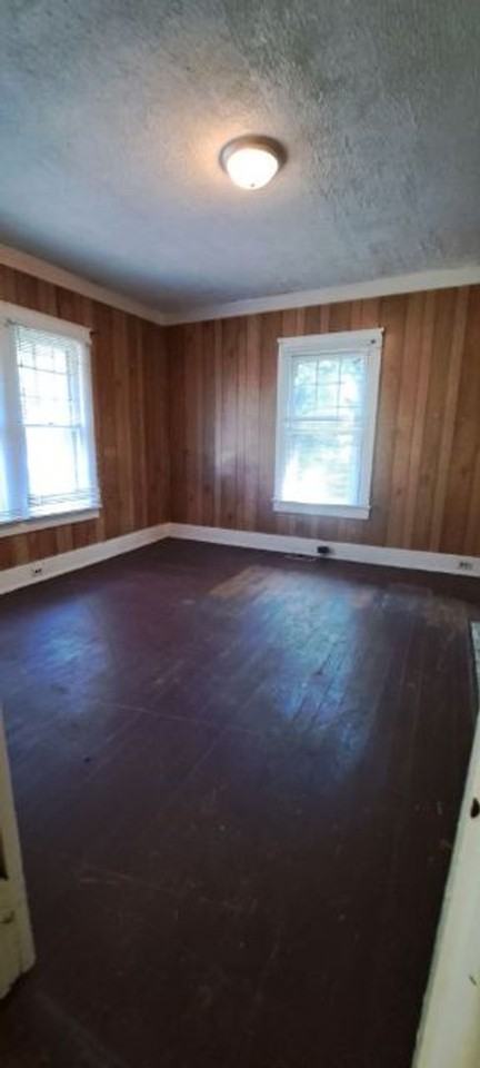 3409 Taylor St - Photo 6 of 8