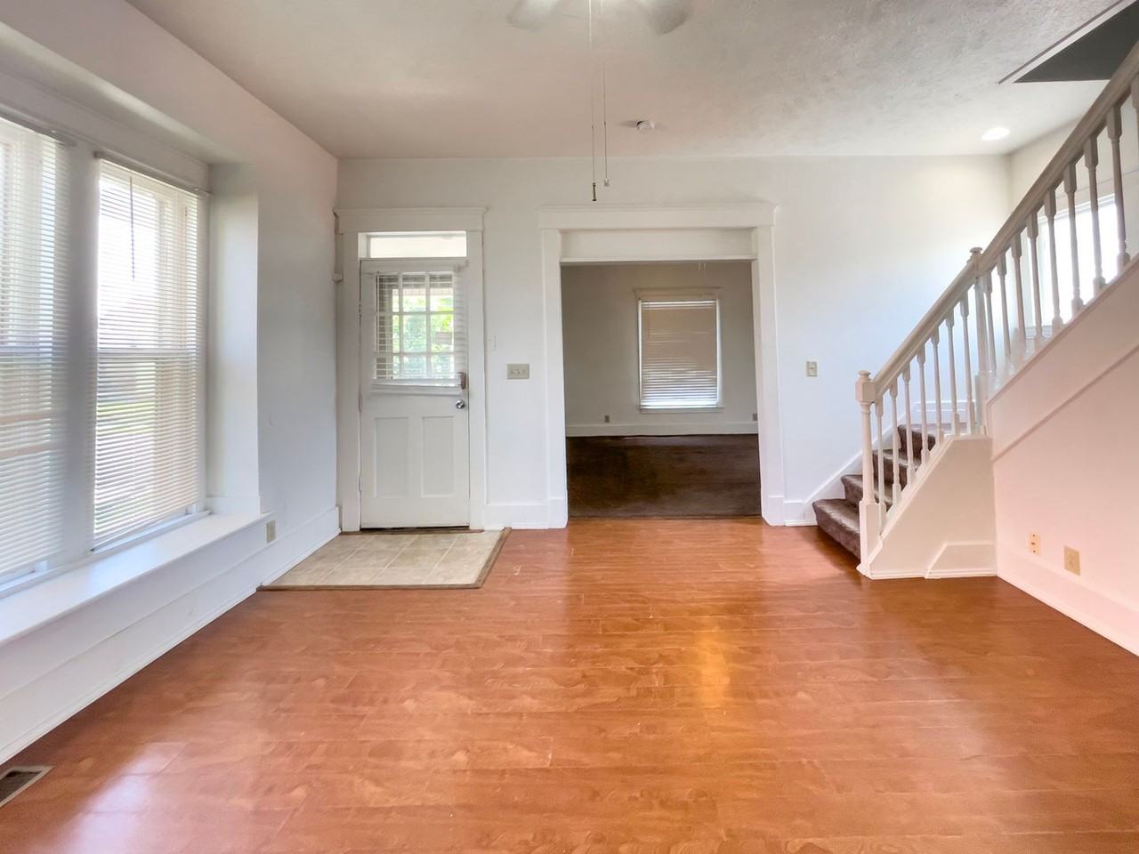 409 S Pershing Dr - Photo 2 of 39