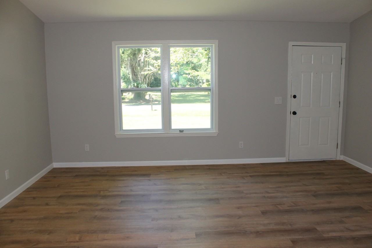 4 George B Court - Photo 3 of 16