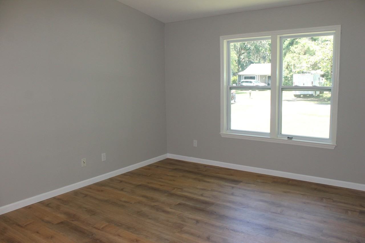 4 George B Court - Photo 5 of 16