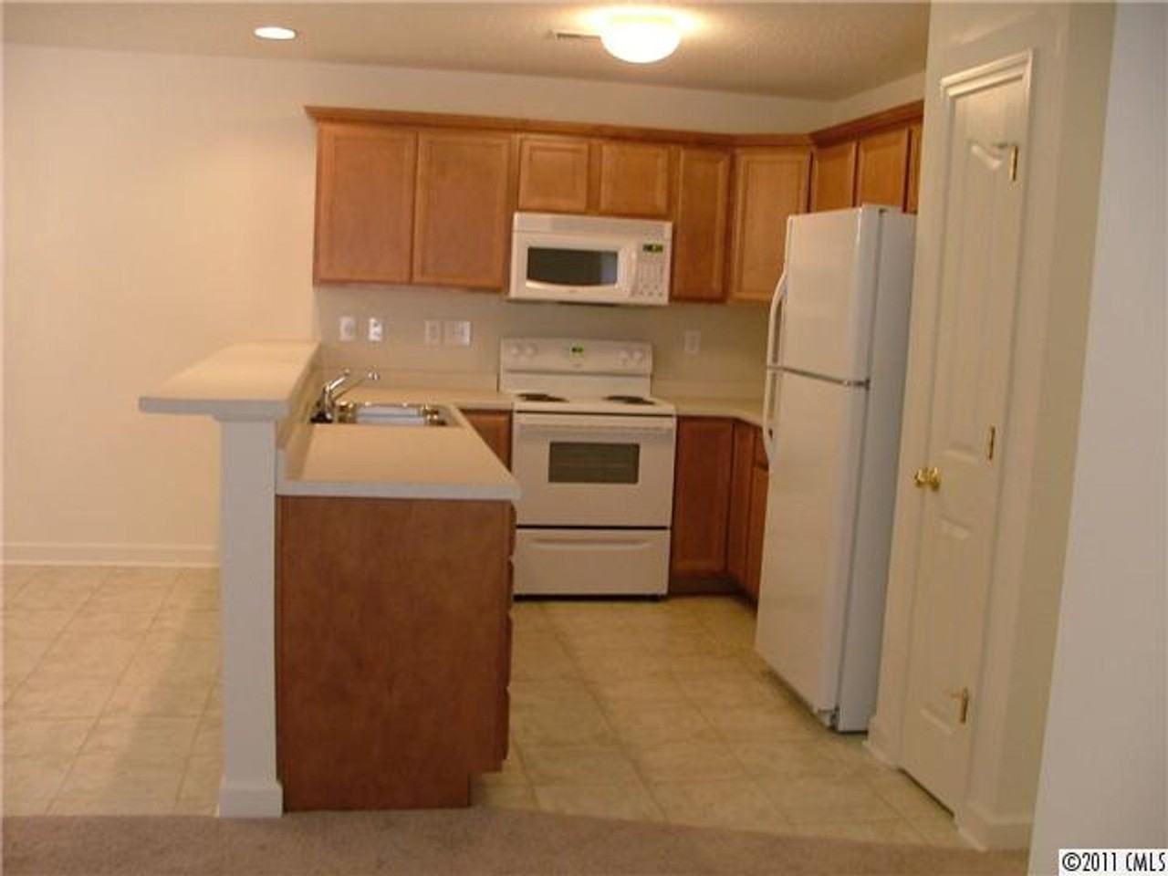 169 Clusters Cir - Photo 3 of 21