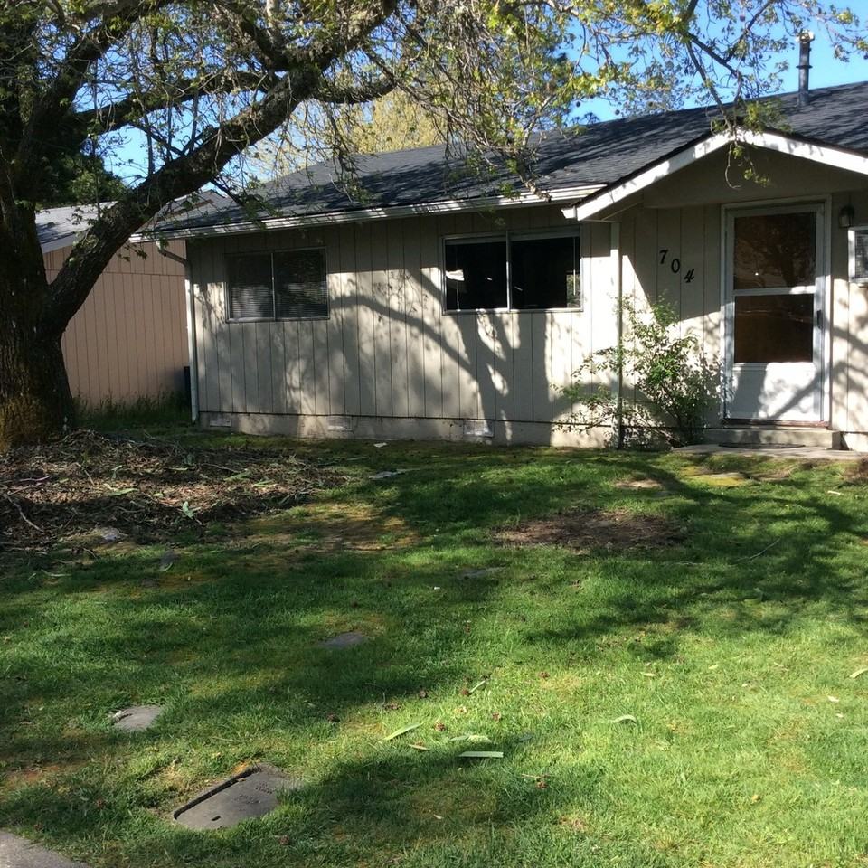 704 Sw Westholm Ave - Photo 2 of 16