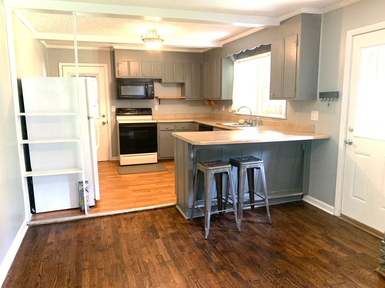 5235 Lickton Pike - Photo 3 of 14