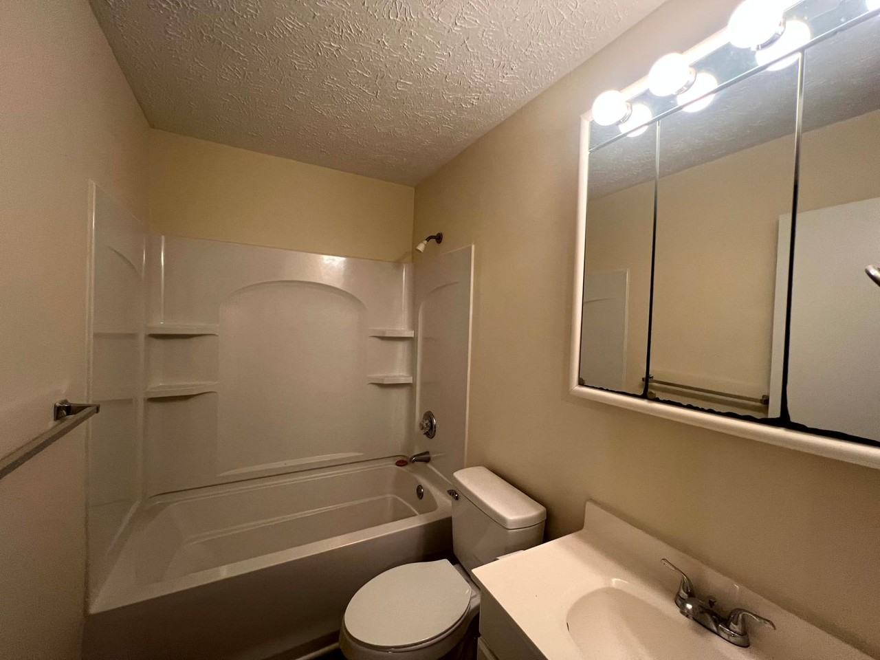 417 Nottingham Dr - Photo 7 of 16