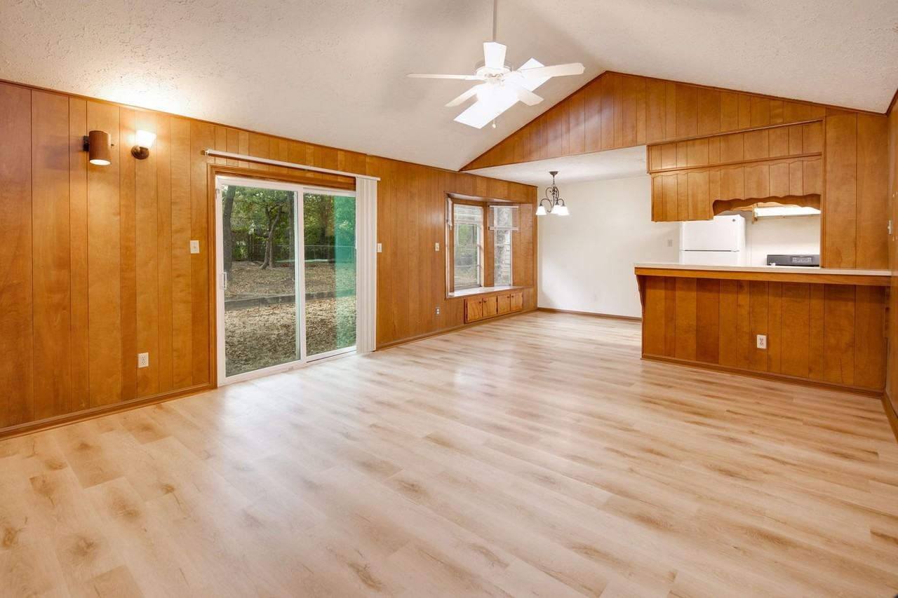 1201 Francis Dr - Photo 4 of 21