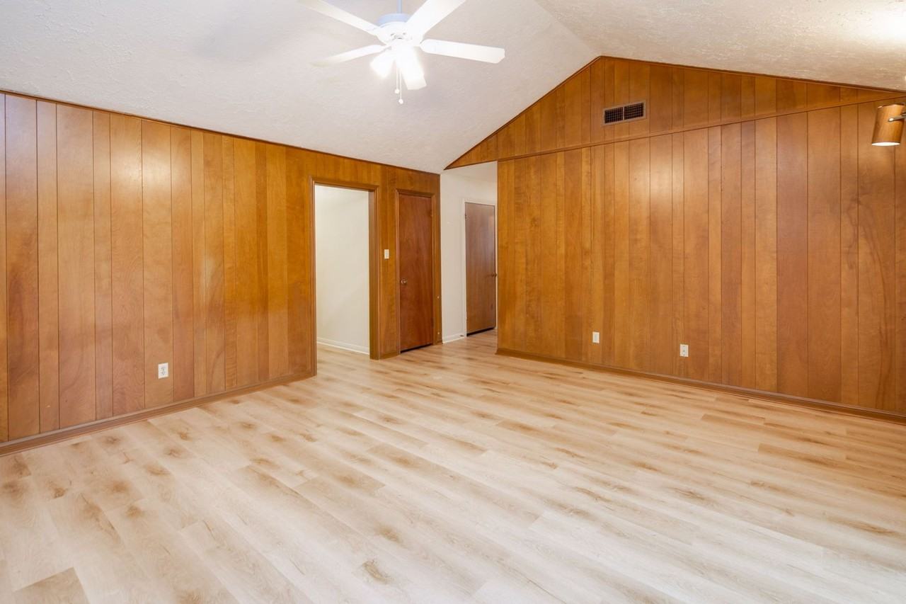 1201 Francis Dr - Photo 6 of 21