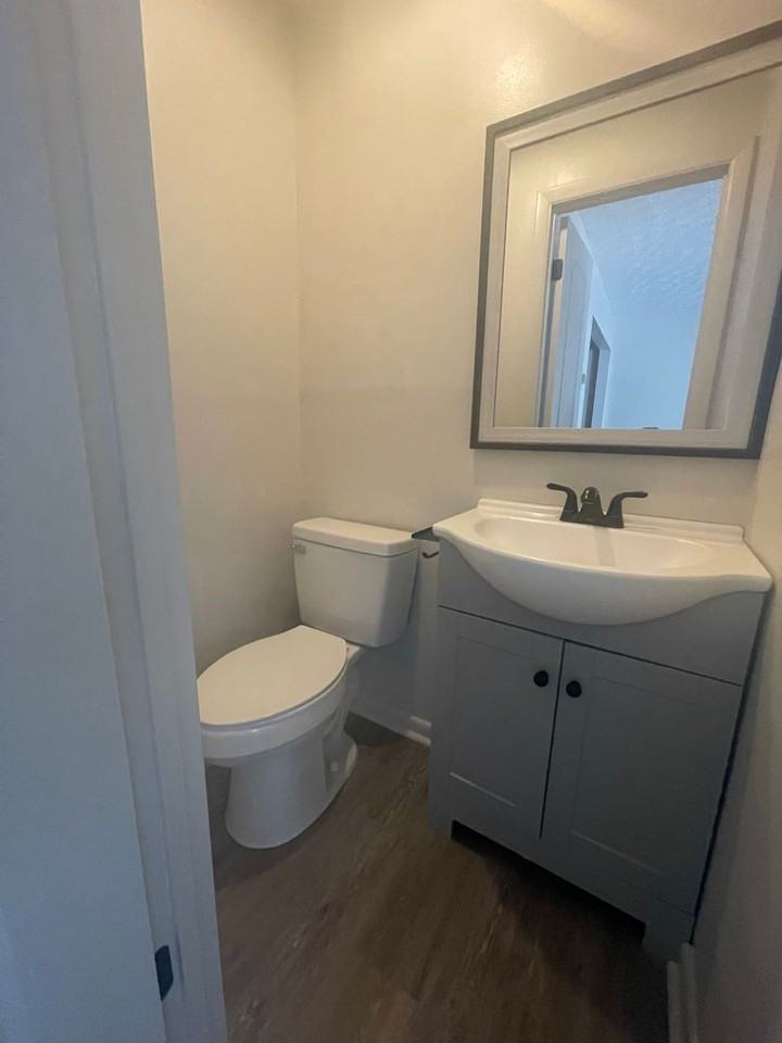 245 Dunlap Rd #4 - Photo 3 of 9