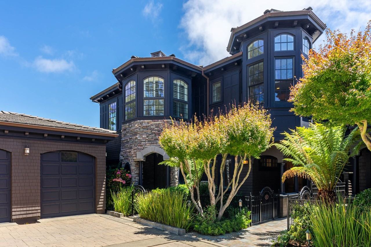 31 De Silva Island Dr - Photo 2 of 38