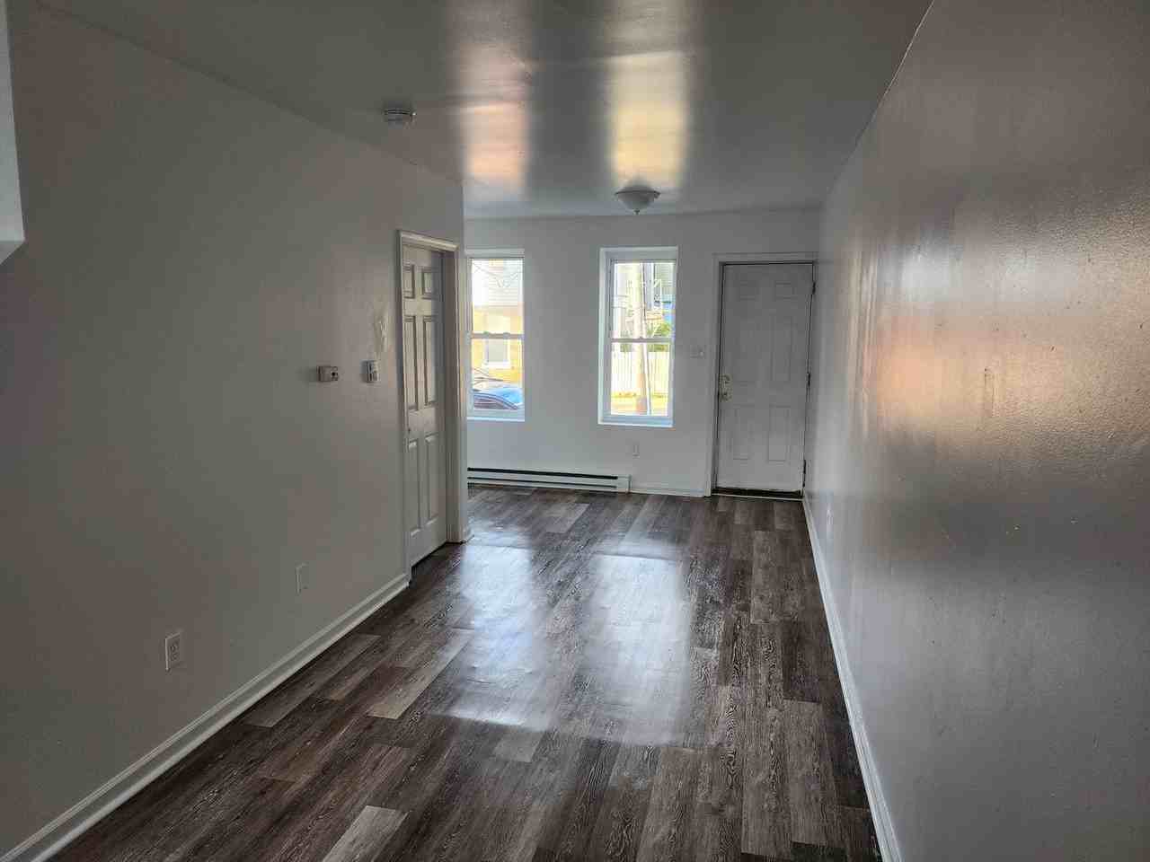 1109 Read St - Photo 2 of 9
