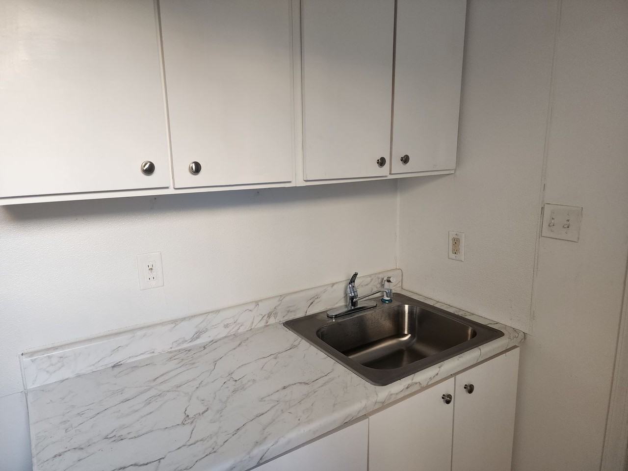 1109 Read St - Photo 5 of 9