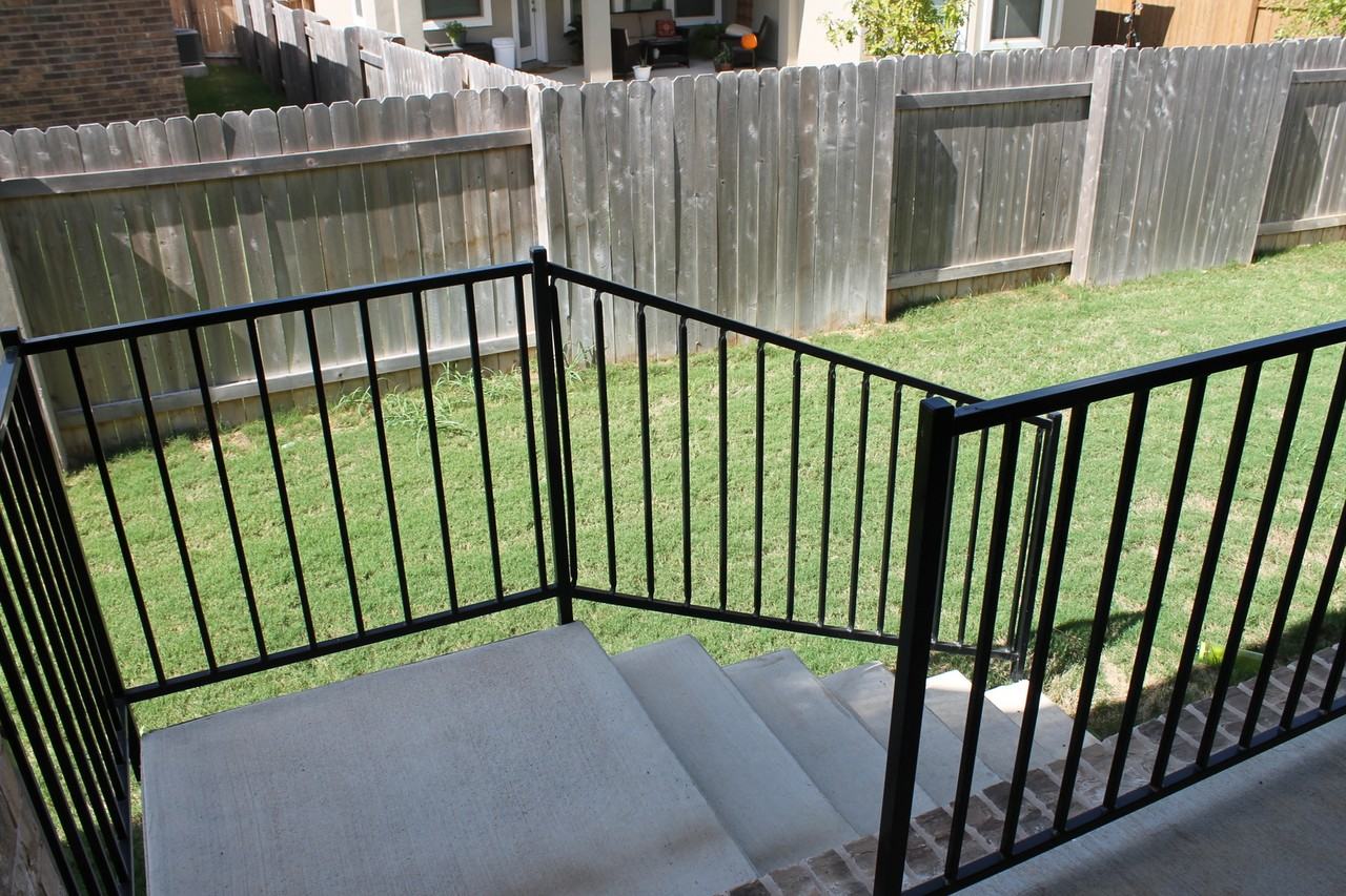 2821 Coral Valley Dr - Photo 4 of 28