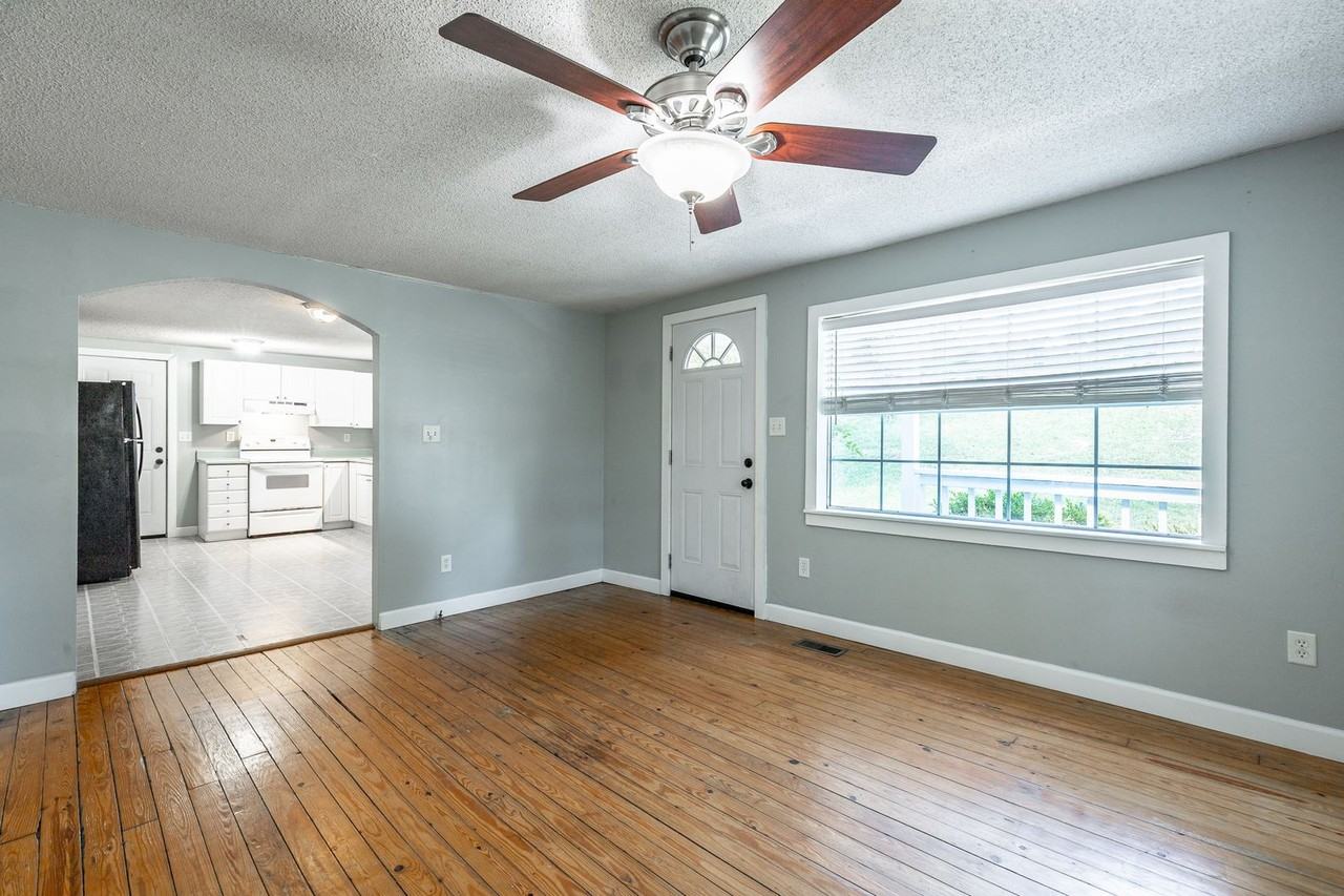 3508 Myrtle Pl - Photo 5 of 18