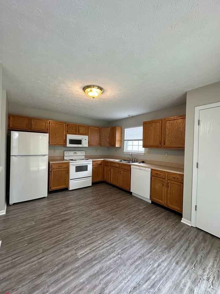 1936 Halyard Ct - Photo 2 of 17