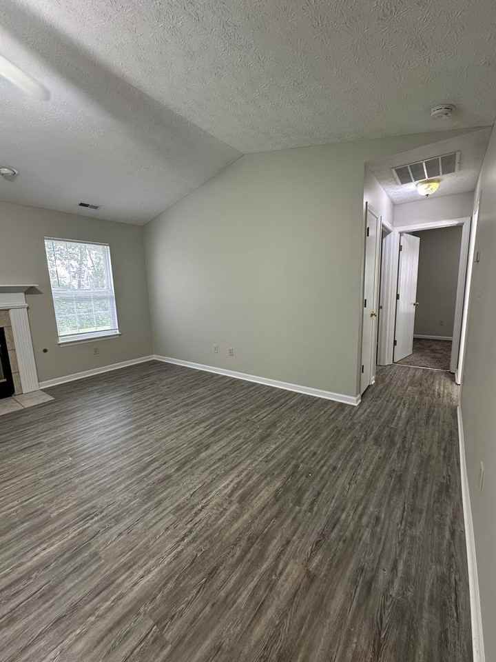 1936 Halyard Ct - Photo 5 of 17