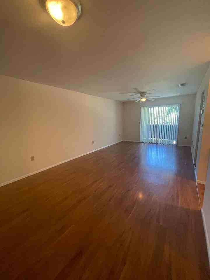 926 Lake Destiny Rd #G - Photo 2 of 27
