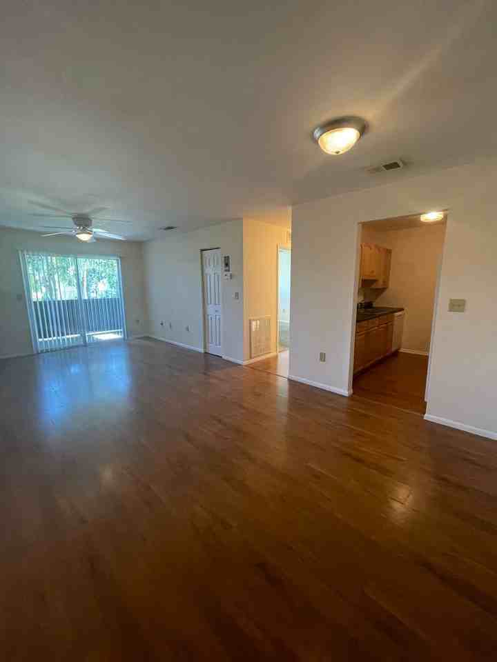 926 Lake Destiny Rd #G - Photo 4 of 27
