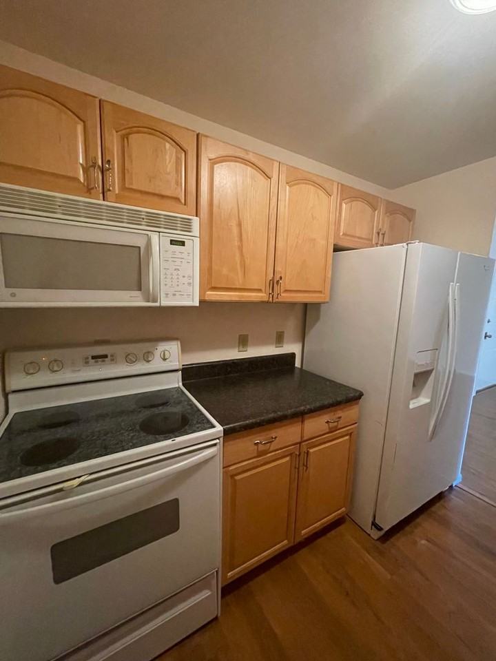 926 Lake Destiny Rd #G - Photo 7 of 27