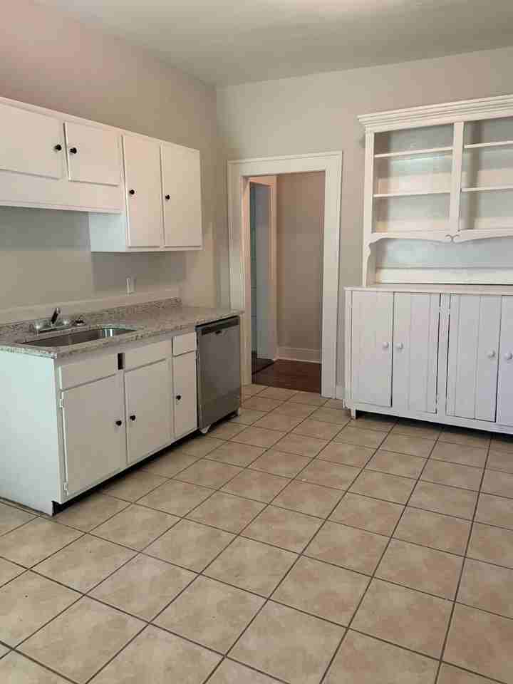1021 Queen City Ave - Photo 6 of 13