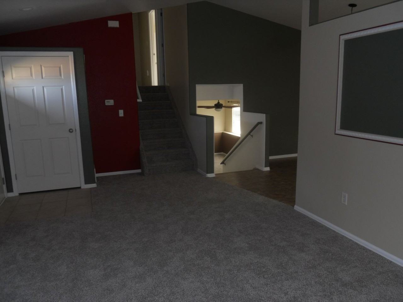 1501 N Gentry Ln - Photo 3 of 16