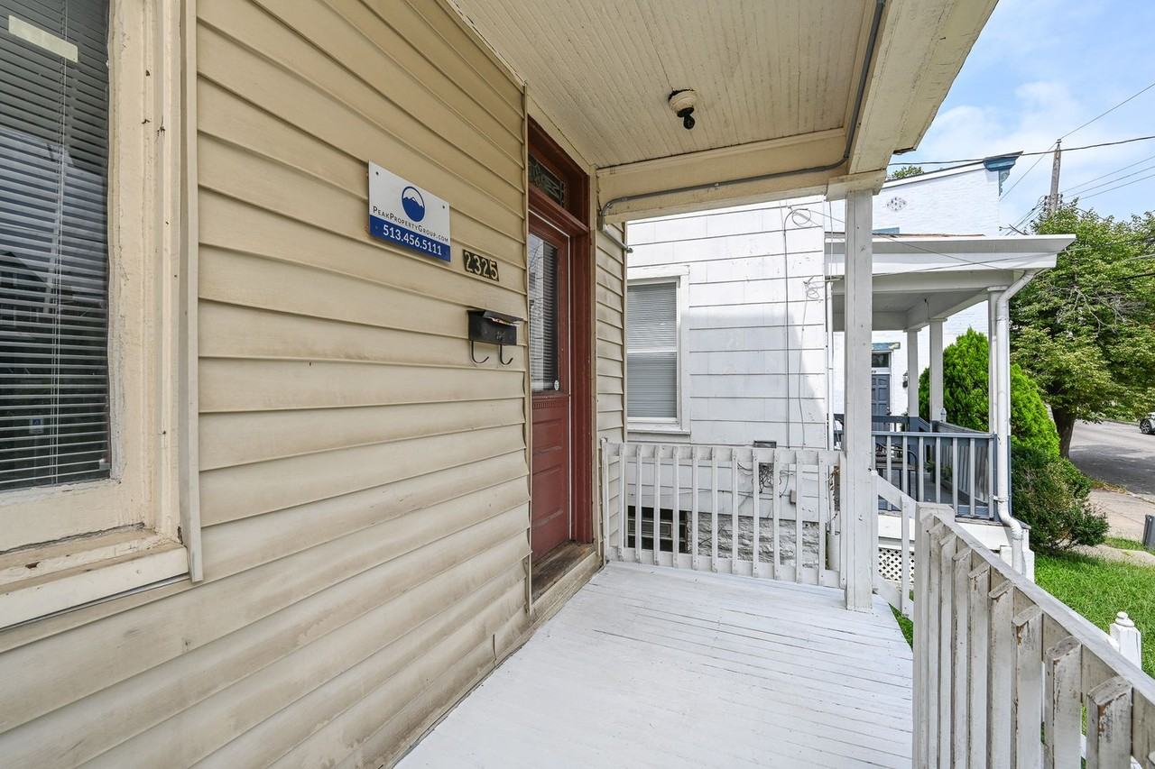 2325 Rohs St - Photo 3 of 31