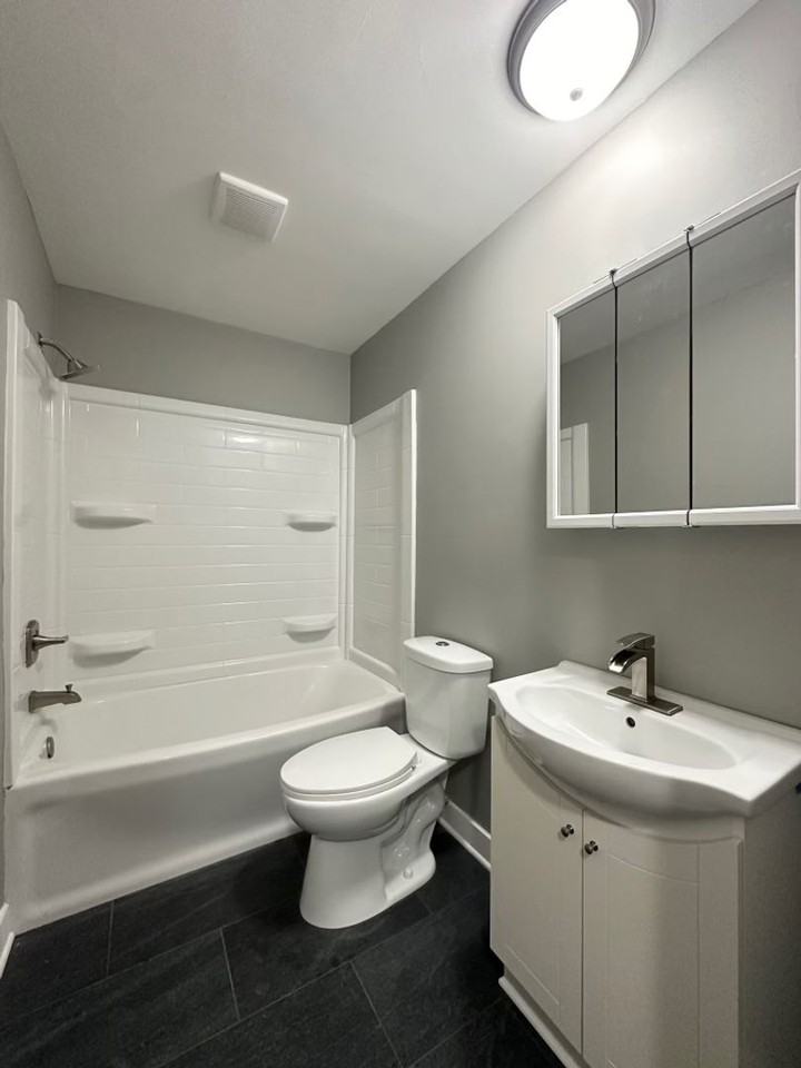 6020 Candlewood Ct - Photo 4 of 13
