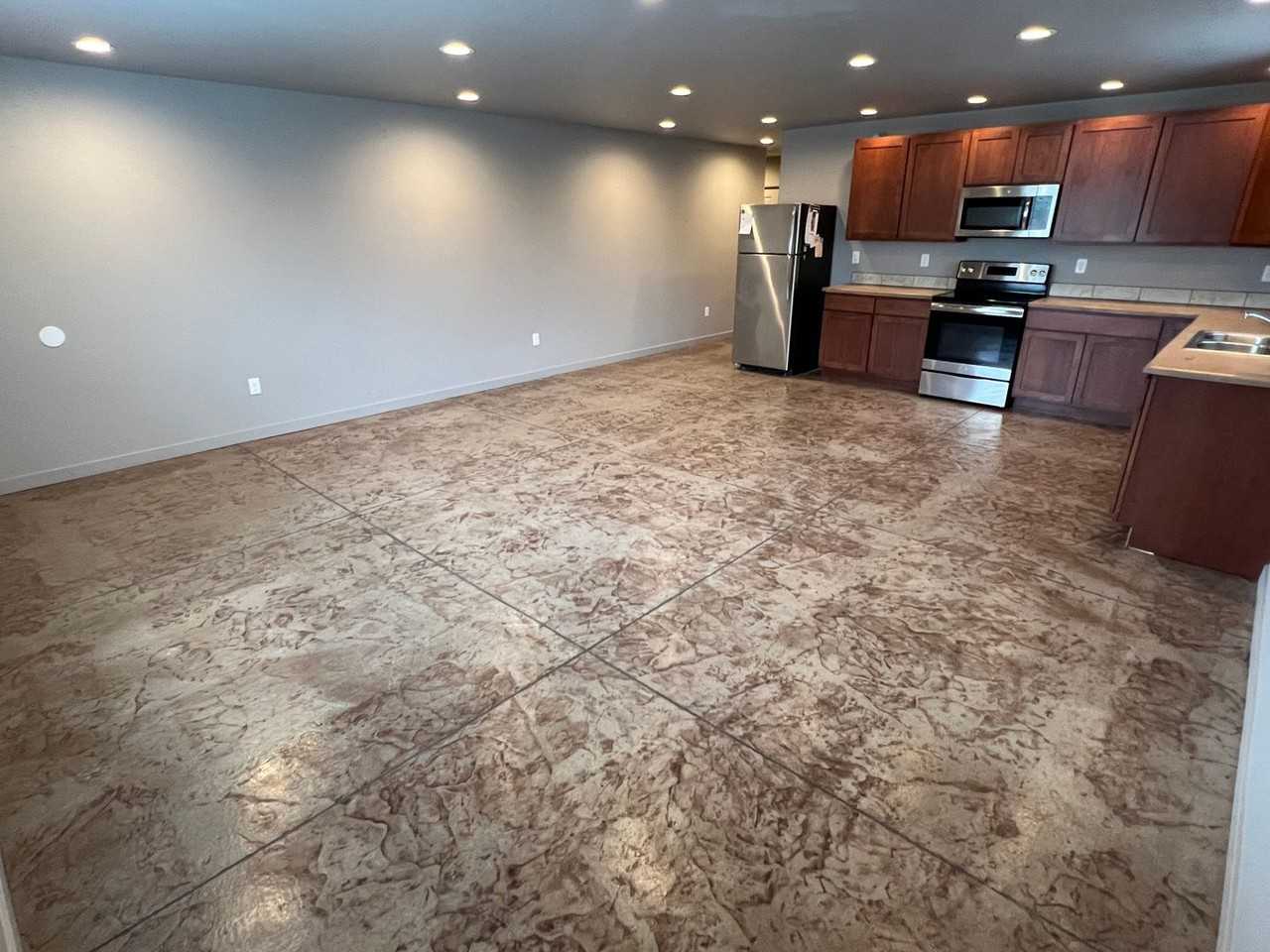 305 F Street NE - Photo 3 of 13