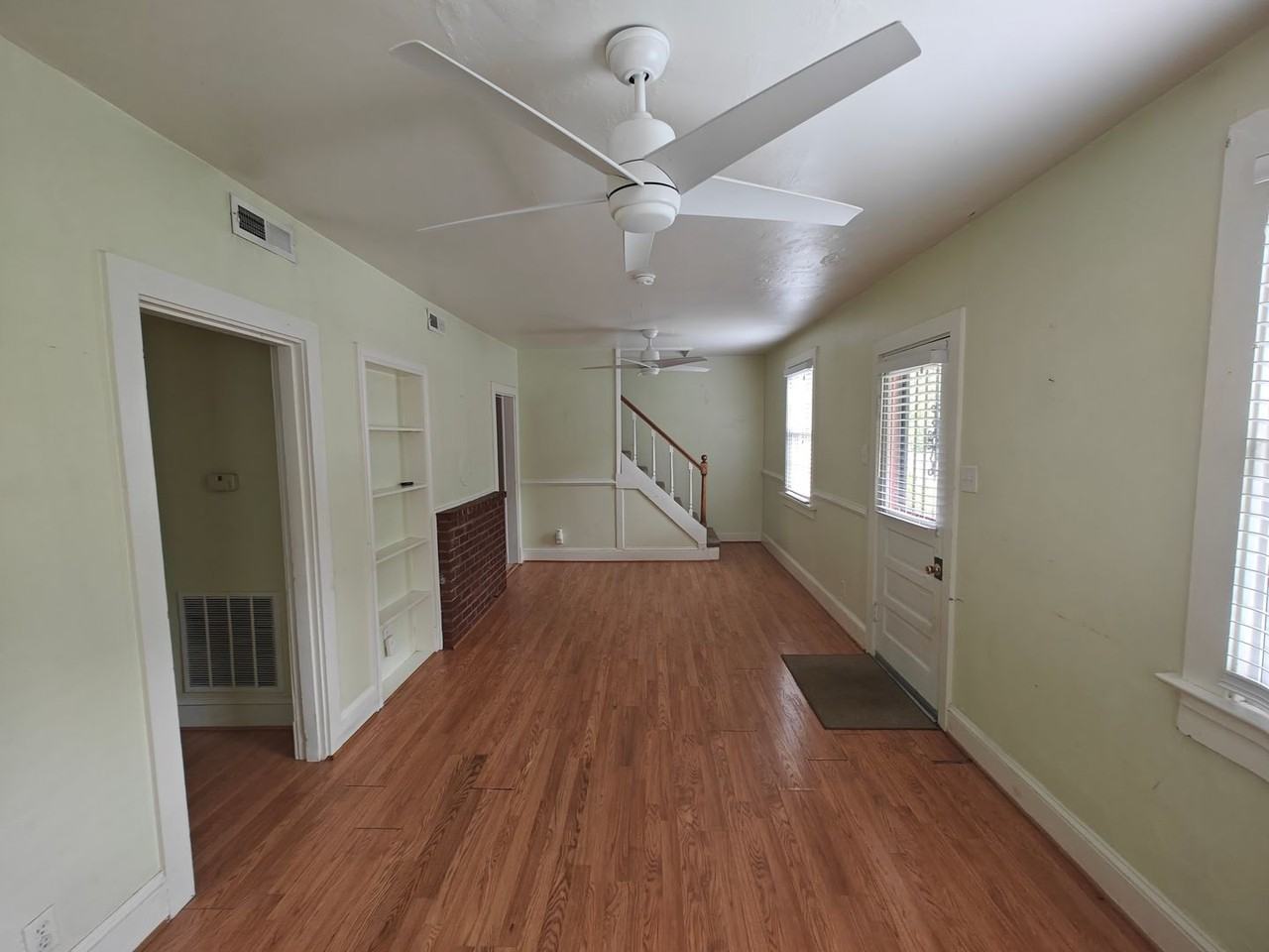 203 Louisiana St - Photo 3 of 16