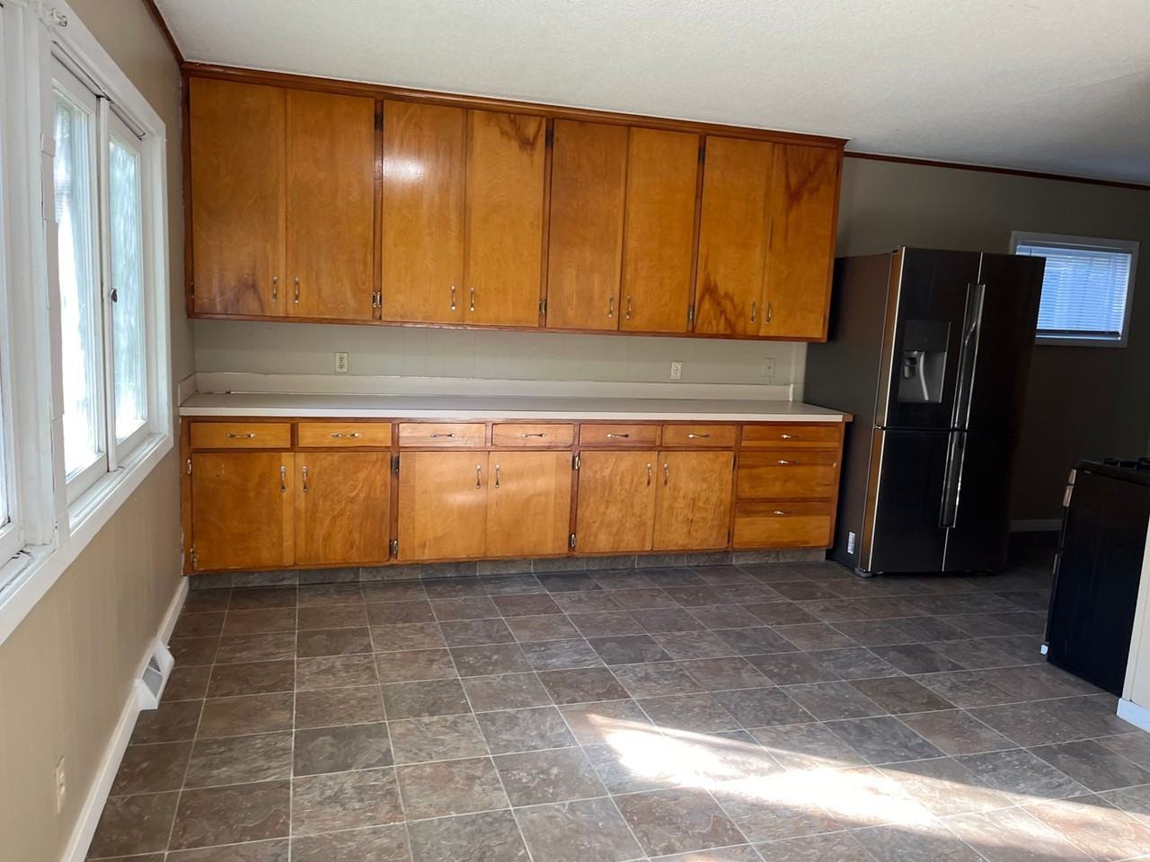 224 Forest Ave - Photo 2 of 34