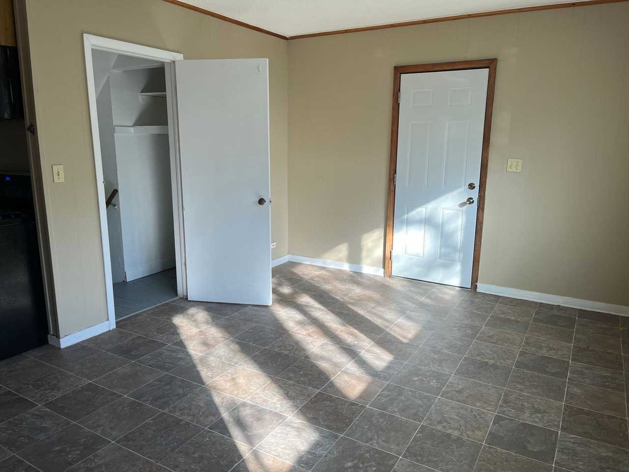 224 Forest Ave - Photo 3 of 34