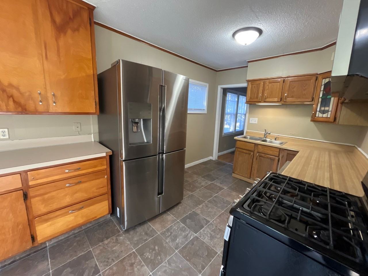 224 Forest Ave - Photo 4 of 34