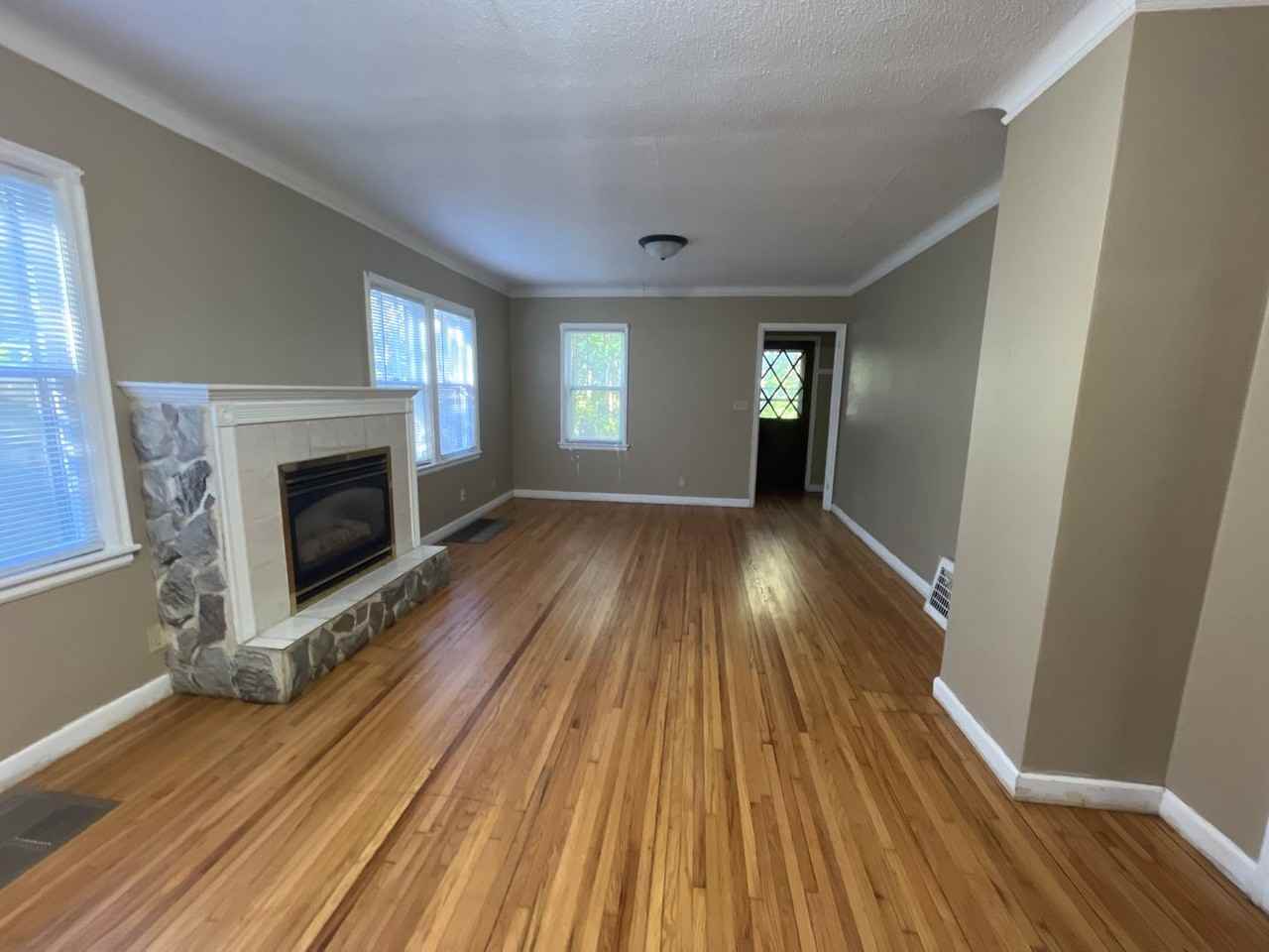 224 Forest Ave - Photo 7 of 34