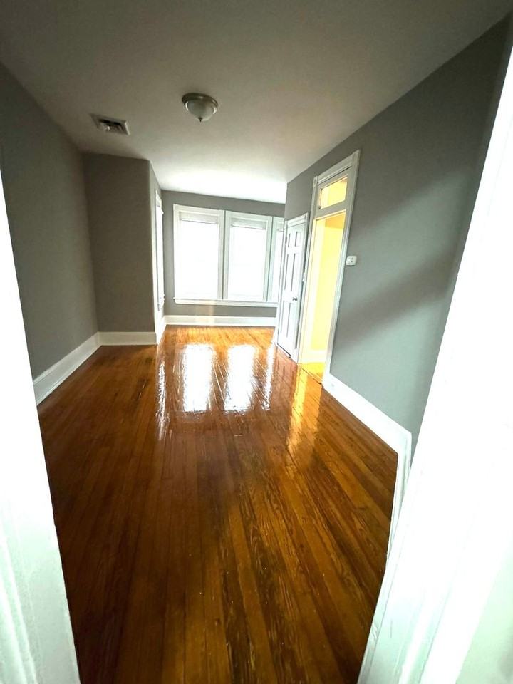 331 E St Ne - Photo 5 of 6